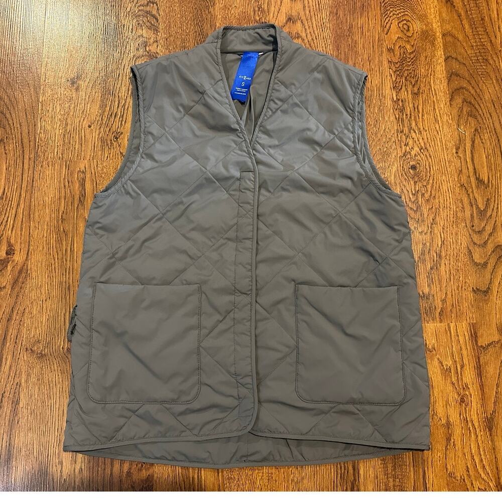 Kit and Ace Quilted Vest Women’s Small Gray Minimalist Polished Preppy Cool